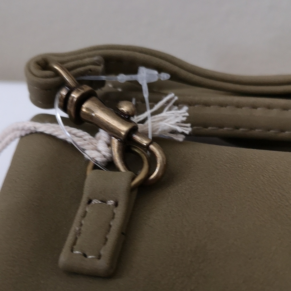 Universal Thread Olive Green Wristlet Crossbody New With Tags - Picture 5 of 7